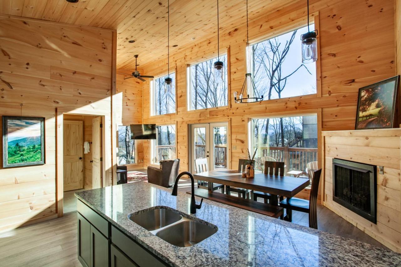 Brand New Build Cozy Cottage With Mountain View Гатлінбург Екстер'єр фото